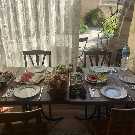 Bed & Breakfast Naraca Cave House