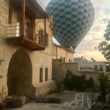 Naraca Cave House Bed & Breakfast