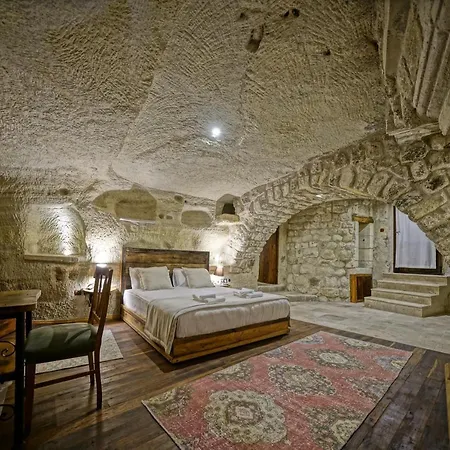 Naraca Cave House