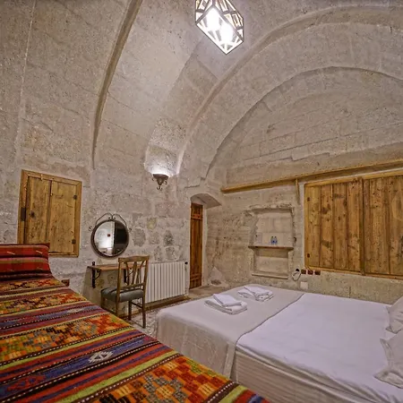 Bed & Breakfast Naraca Cave House 2*