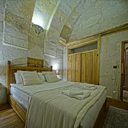 Naraca Cave House Bed & Breakfast