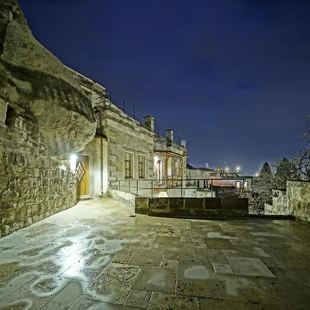 Naraca Cave House 住宿加早餐酒店
